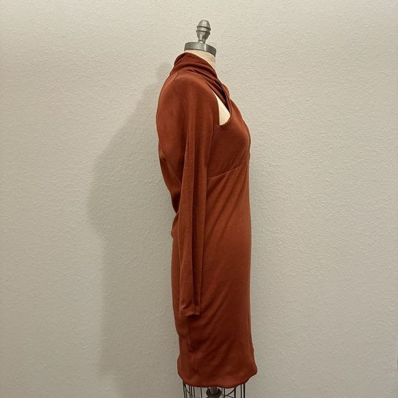 NWT ASTR The Label Wrap Neck Cutout Dress in Rosey Rust - Picture 7 of 12